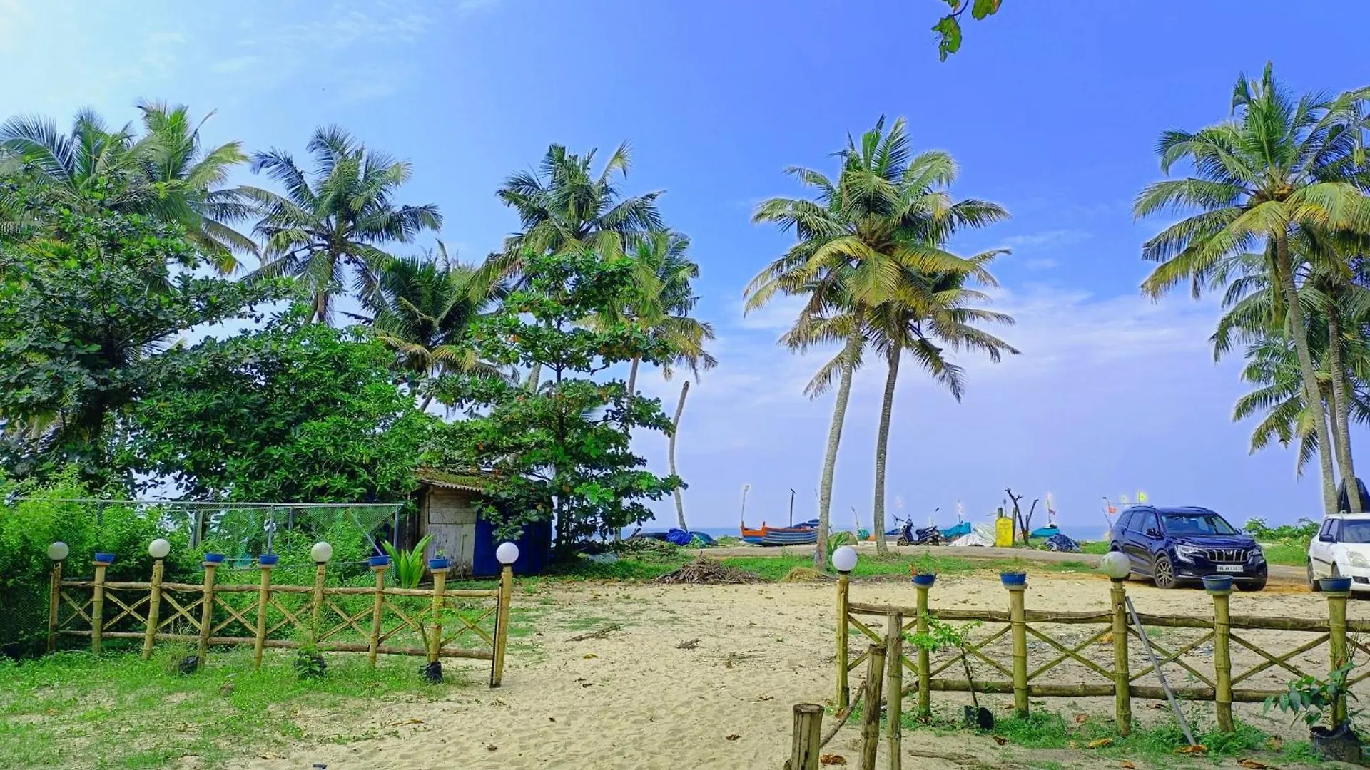 Marari Blue Whale Beach House Alappuzha Bed & Breakfast